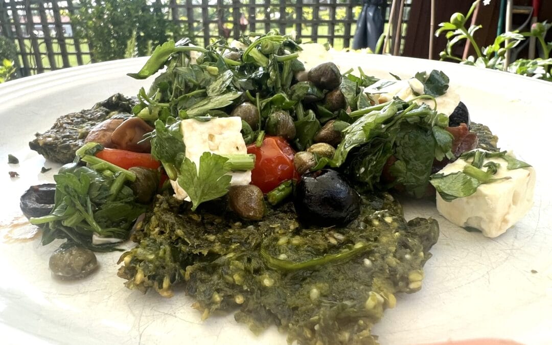 Green Detox Delight: Wild Garlic Pancakes with Mediterranean Garnish